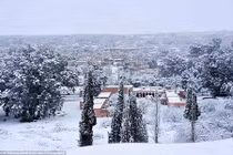 Tuyết phủ trắng sa mạc Sahara