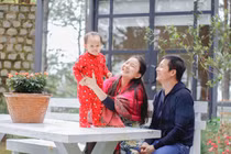 Phan Như Thảo hạnh phúc khoe biệt thự thứ 3 chồng đại gia tặng con gái