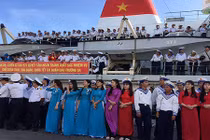 Biển đảo quê hương: Đưa Tết ra Trường Sa