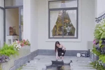 Hé lộ những bí mật bên trong biệt thự hiện đại 20 tỷ đồng của Hương Tràm