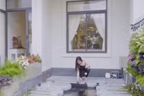 Hé lộ những bí mật bên trong biệt thự hiện đại 20 tỷ đồng của Hương Tràm