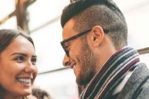 Đàn ông có 6 biểu hiện này là đang yêu bạn điên dại