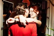 Làm gì khi biết người yêu từng trải qua FWB, tình một đêm?