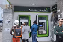 Ngân hàng Nhà nước lần thứ 2 “tuýt còi” tăng phí ATM
