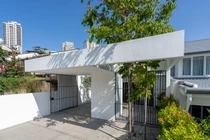 Thiết kế “giấu tầng”, nhà cấp 4 mà như resort 