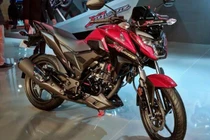 Honda X-Blade mới sắp ra mắt, quyết đấu Suzuki Gixxer 155