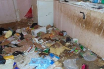 Hình ảnh cực sốc bên trong ngôi nhà bẩn nhất thế giới