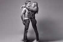 Justin Bieber - Hailey Baldwin chụp ảnh nóng bỏng sau lễ cưới 