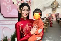 Tính cách của Chu Thanh Huyền được hé lộ qua cử chỉ với em bé 