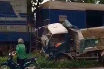 Quảng Ninh: Tàu hoả đâm trực diện xe tải, lái xe nguy kịch