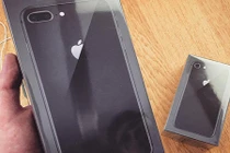 Ảnh nóng: iPhone 8 đầu tiên đến tay người dùng
