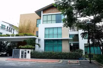 Biệt thự 3 tầng hòa vào thiên nhiên giữa phố chật Sài Gòn