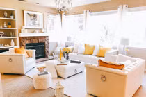 Biệt thự bên Mỹ của Phạm Hương vừa bị chỉ trích ngồi lên bí ngô dù có biển cấm