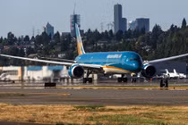 Soi máy bay lớn nhất Việt Nam chở 300 y bác sĩ Hà Nội vào TP HCM