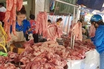 Thịt lợn, gà, cá kéo nhau tăng giá, đi chợ thế nào cho tiết kiệm?