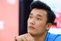 “Thủ môn quốc dân” Bùi Tiến Dũng sẽ phải dự bị khi về Thanh Hóa?