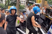 Nam shipper thắng ngoạn mục khi thách đấu ông chủ cửa hàng nhạc cụ