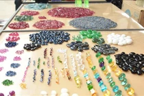 "Đột nhập" phiên chợ đá quý bày bán như “rau” ở Việt Nam