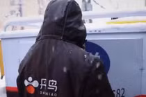 Cuộc sống của nhân viên giao hàng giữa mùa dịch COVID-19