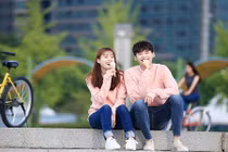 Vì sao đàn bà mê trang điểm, đàn ông thích nói dối?