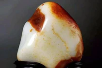 Ngỡ ngàng viên ngọc xấu xí nhưng trị giá hàng chục tỷ