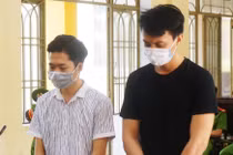 Cướp ngân hàng bằng... lon bò húc