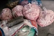 Xem hình ảnh này, hết muốn ăn giò chả siêu rẻ