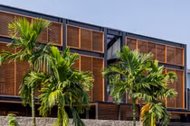 Báo Mỹ kinh ngạc trước biệt thự phố “biết thở” giữa Sài thành