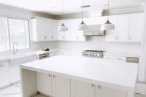 Xuýt xoa nhà mới sang trọng của Phạm Hương ở Mỹ