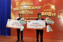 Loạt chủ nhân giải Vietlott trăm tỷ tiết lộ cách mua vé trúng thưởng 