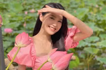 Lộ nhan sắc thật của bạn gái cầu thủ Đoàn Văn Hậu