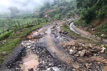 Cảnh mưa lũ kéo dài tại Lào Cai gây sạt lở, ngập úng nghiêm trọng 