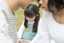 Chồng cũ chỉ thương con cho đến khi... có bạn gái mới