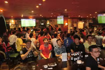 Quán cà phê, nhà hàng “cháy chỗ” xem chung kết AFF Cup 2018