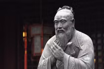 Đạo lý “khi nắm khi buông” môn đời giá trị của Khổng Tử