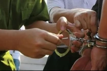 Bé gái 13 tuổi nhiều lần bị hàng xóm xâm hại nhiều lần