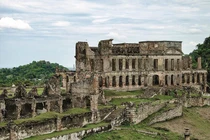 Nuối tiếc loạt cung điện xa hoa, hoành tráng bỏ hoang khắp thế giới