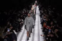 150 người mẫu bị bỏ đói ở tuần lễ thời trang Paris