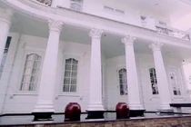 Choáng ngợp biệt thự dát vàng của Chủ tịch Miss Grand