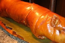 Đặc sản lợn sữa quay nguyên con, nhìn là mê, ăn là phê