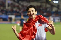 Nhận thưởng khủng sau SEA Games, Đoàn Văn Hậu tiêu tiền thế nào?