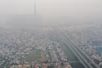 Landmark 81 'biến mất' trong không khí TP.HCM mù đặc do ô nhiễm