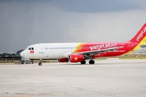 Gây rối và hút thuốc bừa, hai hành khách bị cấm bay