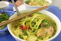 Đặc sản "bún chửi" Hà Nội: Càng chửi nhiều, khách càng đông