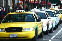 Taxi truyền thống chao đảo thế nào khi có Uber, Grab?