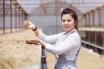 Với hơn 3.700 tỷ đồng, bà Lê Hoàng Diệp Thảo là nữ tướng giàu nhất VN?