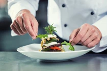 Hé lộ bí mật đằng sau vẻ hào nhoáng của các nhà hàng sang trọng