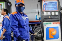 Xăng dầu đồng loạt giảm giá từ chiều nay