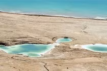 Các hố tử thần xuất hiện trên biển Chết ngày càng nhiều