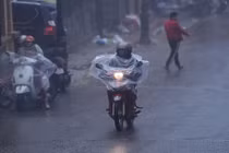 Thời tiết hôm nay: Không khí lạnh suy yếu, miền Bắc mưa ẩm